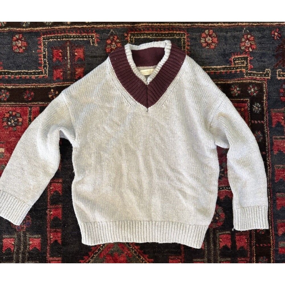 Abercrombie & Fitch Merino Wool preppy varsity V-Neck Sweater Gray Burgundy M